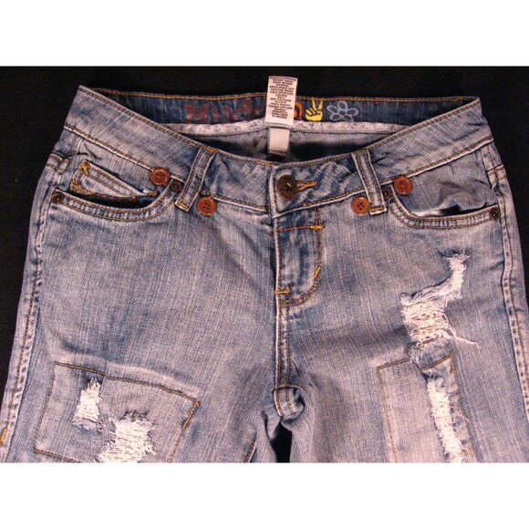 MUDD Juniors Capri Jeans TAG: 3 Blue DISTRESSED Patchwork Low Rise - Picture 3 of 9
